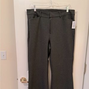 Old Navy high-rise women’s trousers, size 14